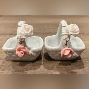 Set of 2 VTG Lung’s Ceramic Mini Flower Baskets Pink White Colored Flowers Cute